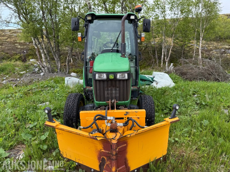 2007 John Deere 3520 - Frontlaster - MYE UTSTYR! - Trator: foto 2 2007 John Deere 3520 - Frontlaster - MYE UTSTYR! - Trator: foto 2