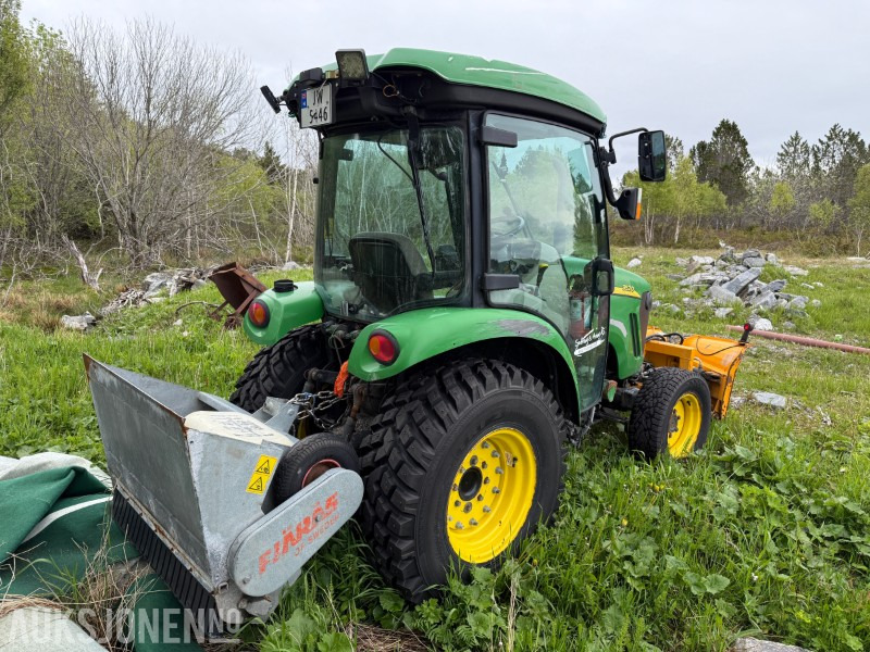 2007 John Deere 3520 - Frontlaster - MYE UTSTYR! - Trator: foto 4 2007 John Deere 3520 - Frontlaster - MYE UTSTYR! - Trator: foto 4