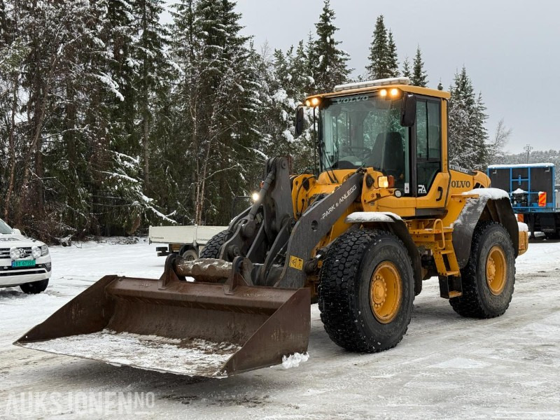 2007 Volvo L70F - Pusseskuffe - 9668t - Sentralsmøring - Pá carregadora de rodas: foto 1 2007 Volvo L70F - Pusseskuffe - 9668t - Sentralsmøring - Pá carregadora de rodas: foto 1