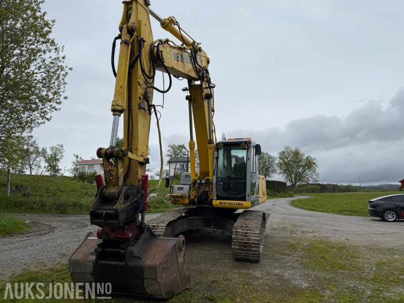 2008 Kobelco E215B Beltegraver - 2 skuffer - tiltrotator og leddet bom - Escavadeira: foto 2 2008 Kobelco E215B Beltegraver - 2 skuffer - tiltrotator og leddet bom - Escavadeira: foto 2