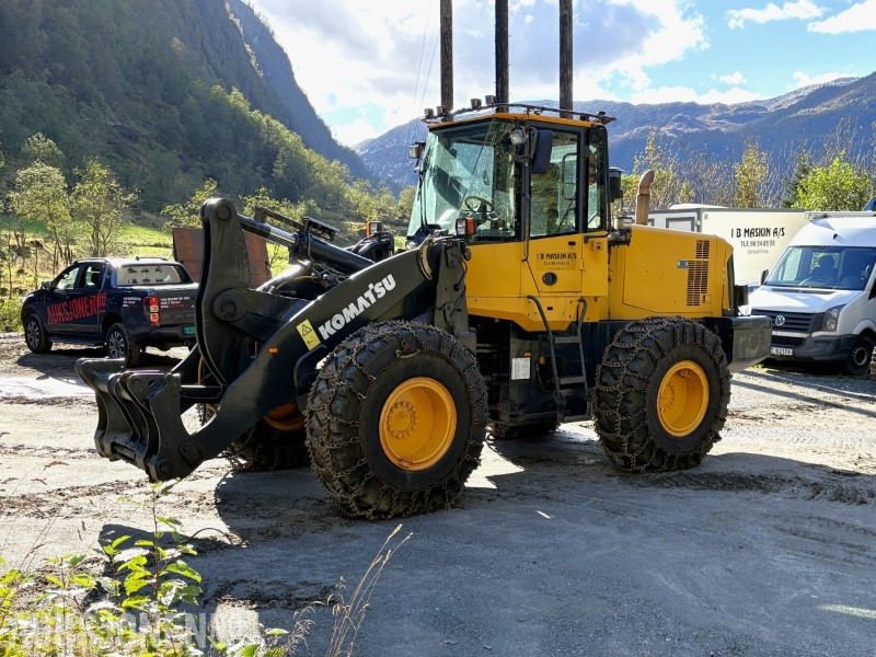 2008 Komatsu WA320-6 hjullaster - KUN 3 754 timer - Pá carregadora de rodas: foto 1 2008 Komatsu WA320-6 hjullaster - KUN 3 754 timer - Pá carregadora de rodas: foto 1
