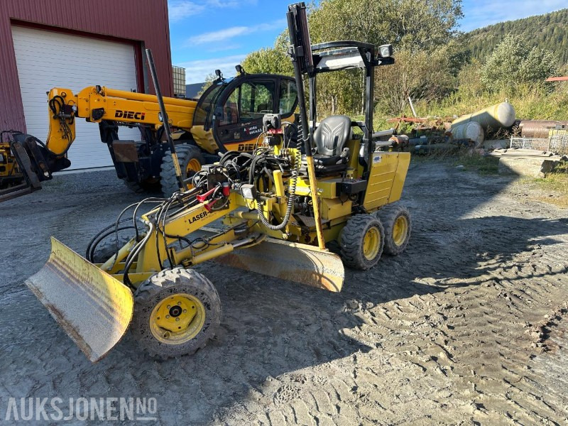 2008 Laser Grader Høvel med maskinstyring og laser - Equipamento de construção: foto 1 2008 Laser Grader Høvel med maskinstyring og laser - Equipamento de construção: foto 1