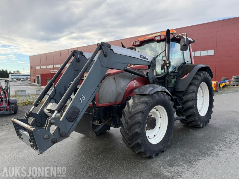 2008 Valtra T-180 Traktor med frontlaster / 1362 timer - Trator: foto 1 2008 Valtra T-180 Traktor med frontlaster / 1362 timer - Trator: foto 1