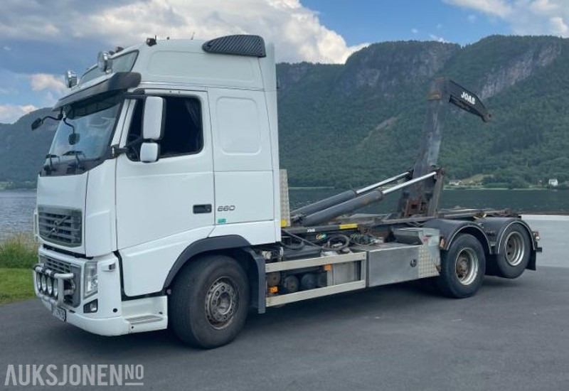 2009 Volvo FH16 Krokløft - 6x2 - Nylig EU godkjent - 1 stk containerkasse 35 m3 - 2 dekksett - Camião polibenne: foto 1 2009 Volvo FH16 Krokløft - 6x2 - Nylig EU godkjent - 1 stk containerkasse 35 m3 - 2 dekksett - Camião polibenne: foto 1