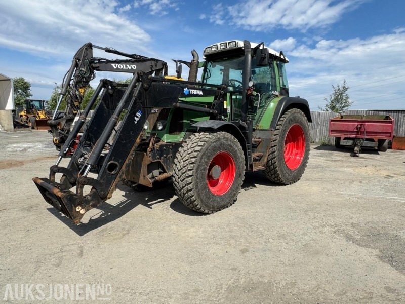 2010 Fendt 412 Vario traktor m/Trima frontlaster –9793 t – V-plog + ekstra hjulsett inkl. - Trator: foto 2 2010 Fendt 412 Vario traktor m/Trima frontlaster –9793 t – V-plog + ekstra hjulsett inkl. - Trator: foto 2