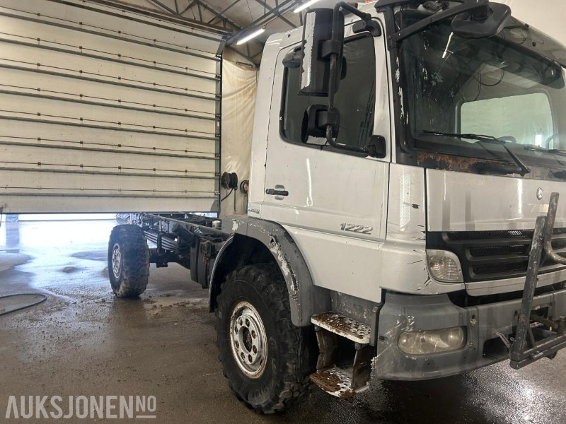 2010 Mercedes-Benz Atego 1222 4x4 chassis - Camião chassi: foto 2 2010 Mercedes-Benz Atego 1222 4x4 chassis - Camião chassi: foto 2