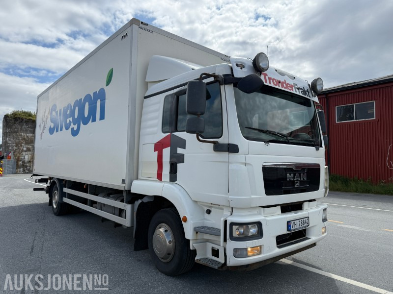 2011 MAN TGM 15.290 4X2 skapbil - Full sideåpning - Zepro bakløft - Camião furgão: foto 3 2011 MAN TGM 15.290 4X2 skapbil - Full sideåpning - Zepro bakløft - Camião furgão: foto 3