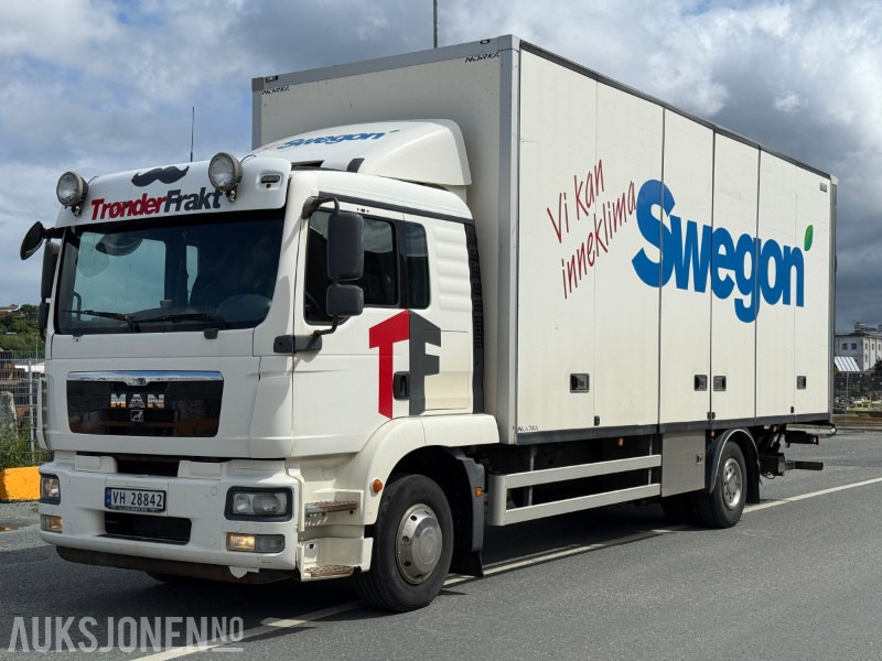 2011 MAN TGM 15.290 4X2 skapbil - Full sideåpning - Zepro bakløft - Camião furgão: foto 1 2011 MAN TGM 15.290 4X2 skapbil - Full sideåpning - Zepro bakløft - Camião furgão: foto 1