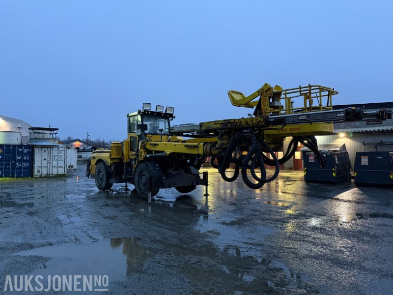 2012 Atlas Copco Boomer E2C Borerigg, To-bom oppsett med integrert kurv - Máquina de perfuração: foto 3 2012 Atlas Copco Boomer E2C Borerigg, To-bom oppsett med integrert kurv - Máquina de perfuração: foto 3