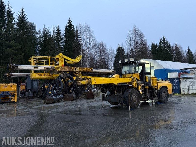 2012 Atlas Copco Boomer E2C Borerigg, To-bom oppsett med integrert kurv - Máquina de perfuração: foto 1 2012 Atlas Copco Boomer E2C Borerigg, To-bom oppsett med integrert kurv - Máquina de perfuração: foto 1
