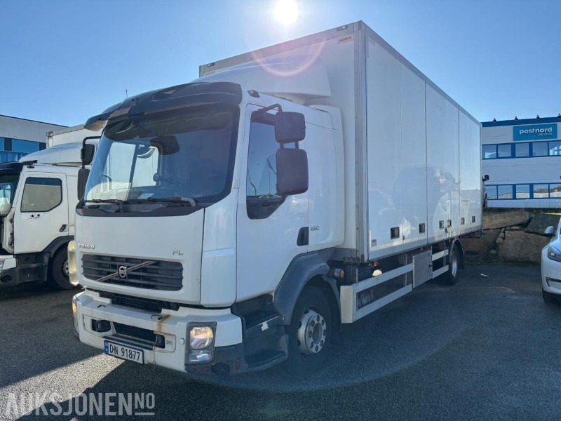 2012 VOLVO FL-290 SKAPBIL. FULL SIDEÅPNING OG ZEPRO BAKLØFT. 18PALLER - Camião furgão: foto 1 2012 VOLVO FL-290 SKAPBIL. FULL SIDEÅPNING OG ZEPRO BAKLØFT. 18PALLER - Camião furgão: foto 1