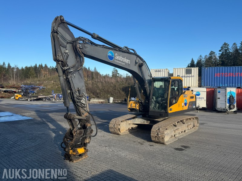 2012 Volvo EC220DL Beltegraver - Gravemaskin - Encon Tiltrotator - Pusseskuffe - Escavadeira: foto 1 2012 Volvo EC220DL Beltegraver - Gravemaskin - Encon Tiltrotator - Pusseskuffe - Escavadeira: foto 1