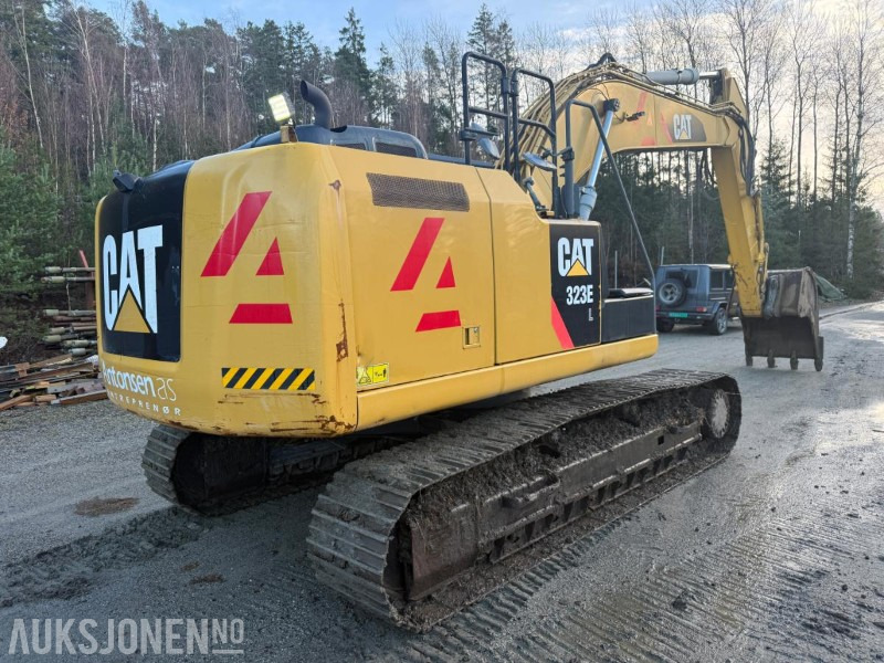 2013 Cat 323 BELTEGRAVER SERVICEHISTORIKK 2 SKUFFER SENTRALSMØRING KUN 2 EIERE. - Escavadeira: foto 5 2013 Cat 323 BELTEGRAVER SERVICEHISTORIKK 2 SKUFFER SENTRALSMØRING KUN 2 EIERE. - Escavadeira: foto 5