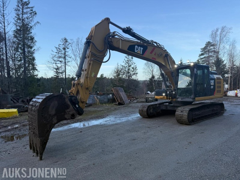 2013 Cat 323 BELTEGRAVER SERVICEHISTORIKK 2 SKUFFER SENTRALSMØRING KUN 2 EIERE. - Escavadeira: foto 1 2013 Cat 323 BELTEGRAVER SERVICEHISTORIKK 2 SKUFFER SENTRALSMØRING KUN 2 EIERE. - Escavadeira: foto 1