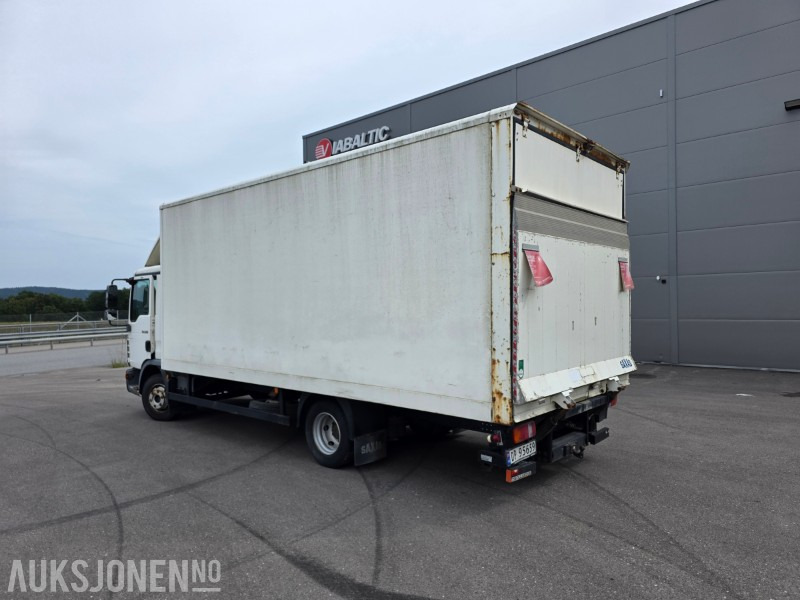 2013 MAN TGL 8.180 - 3 seter - EURO5T - Cruisekontroll - Totalvekt 7490 kg - Camião furgão: foto 3 2013 MAN TGL 8.180 - 3 seter - EURO5T - Cruisekontroll - Totalvekt 7490 kg - Camião furgão: foto 3