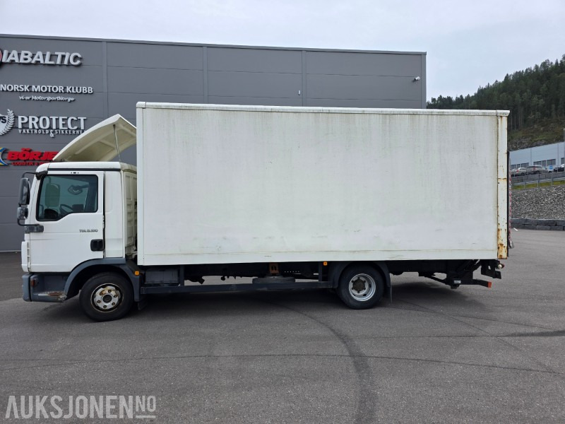 2013 MAN TGL 8.180 - 3 seter - EURO5T - Cruisekontroll - Totalvekt 7490 kg - Camião furgão: foto 2 2013 MAN TGL 8.180 - 3 seter - EURO5T - Cruisekontroll - Totalvekt 7490 kg - Camião furgão: foto 2