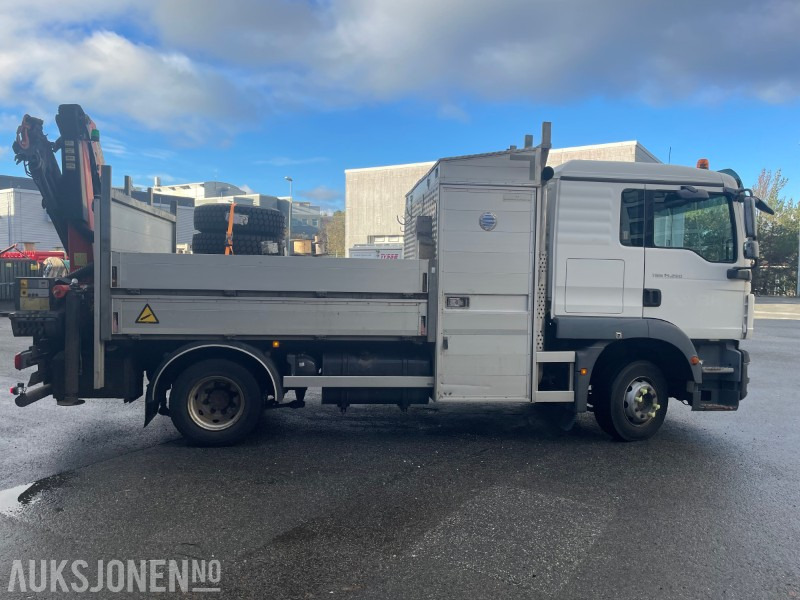 2013 MAN TGM 15.290 E- verkspåbygg med bak montert kran (Palfinger PK9002 – EH) og vinsj - Nye vinterfelger og dekk - Camião grua: foto 5 2013 MAN TGM 15.290 E- verkspåbygg med bak montert kran (Palfinger PK9002 – EH) og vinsj - Nye vinterfelger og dekk - Camião grua: foto 5
