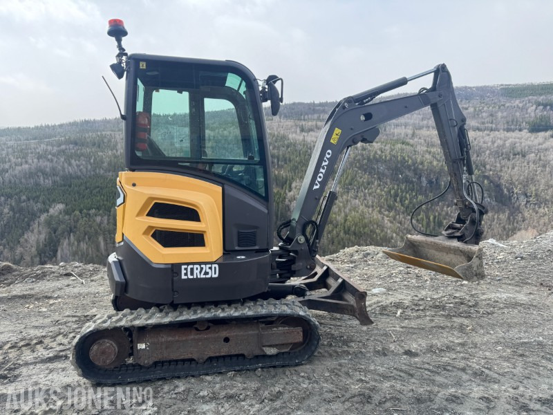 2013 Volvo ECR25D gravemaskin med 3 skuffer - Mini escavadeira: foto 3 2013 Volvo ECR25D gravemaskin med 3 skuffer - Mini escavadeira: foto 3