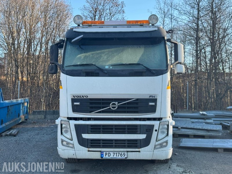 2013 Volvo FH 62RB kranbil / HIAB kran / 28 tonnmeter - Camião grua: foto 2 2013 Volvo FH 62RB kranbil / HIAB kran / 28 tonnmeter - Camião grua: foto 2