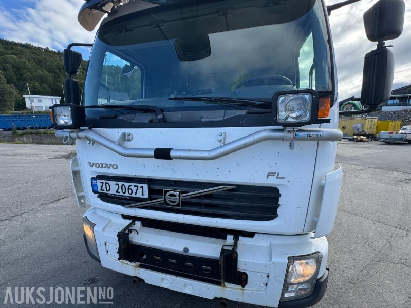 2013 Volvo FL-260 Kranbil - Palfinger - 3 Veis tipp - 277061KM - Camião grua: foto 2 2013 Volvo FL-260 Kranbil - Palfinger - 3 Veis tipp - 277061KM - Camião grua: foto 2