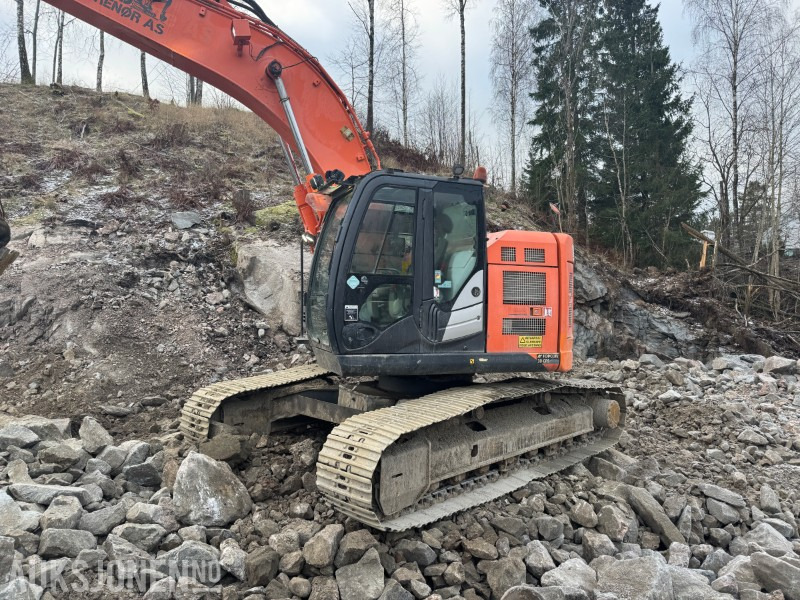 2014 Hitachi ZX225USLC-5B Beltegraver med tiltrotator og pusseskuffe - Escavadeira: foto 3 2014 Hitachi ZX225USLC-5B Beltegraver med tiltrotator og pusseskuffe - Escavadeira: foto 3