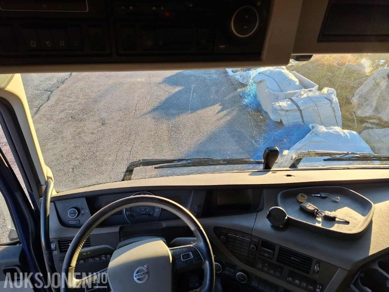 2014 Volvo FH540 6X2 Skapbil - Full sideåpning - Strøere - VBG - 697.000KM - Camião furgão: foto 5 2014 Volvo FH540 6X2 Skapbil - Full sideåpning - Strøere - VBG - 697.000KM - Camião furgão: foto 5