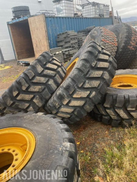 2015 4 Stk 20,5/25 GoodYear hjullasterdekk - Pá carregadora de rodas: foto 3 2015 4 Stk 20,5/25 GoodYear hjullasterdekk - Pá carregadora de rodas: foto 3