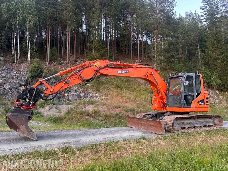 2015 Doosan DX140LCR-3 - Escavadeira: foto 1 2015 Doosan DX140LCR-3 - Escavadeira: foto 1