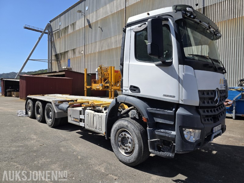 2015 Mercedes-Benz Arocs 3232 chassis / kun 11768 km og 1587 timer - Camião chassi: foto 3 2015 Mercedes-Benz Arocs 3232 chassis / kun 11768 km og 1587 timer - Camião chassi: foto 3