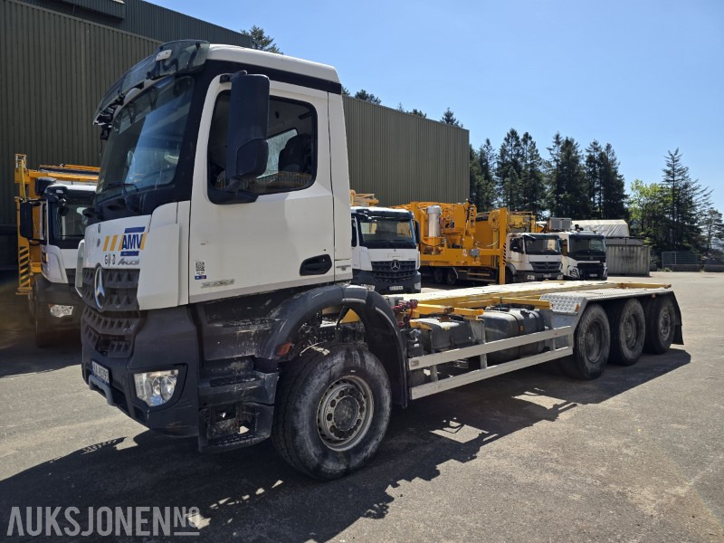 2015 Mercedes-Benz Arocs 3232 chassis / kun 11768 km og 1587 timer - Camião chassi: foto 1 2015 Mercedes-Benz Arocs 3232 chassis / kun 11768 km og 1587 timer - Camião chassi: foto 1