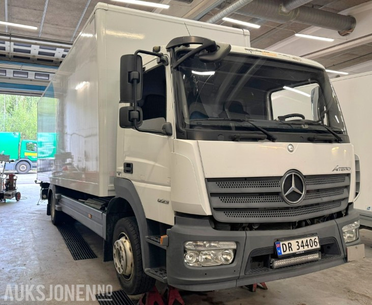 2015 Mercedes-Benz Atego | rep.objekt | lav km! | cruise | bakløft | Ringfeder | Bluetec 6 - Camião furgão: foto 3 2015 Mercedes-Benz Atego | rep.objekt | lav km! | cruise | bakløft | Ringfeder | Bluetec 6 - Camião furgão: foto 3