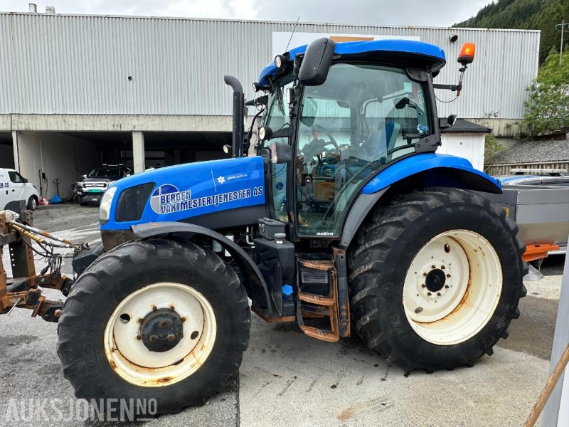 2015 New Holland T6.140 m/snøplog og strøkasse, 1789 timer - Trator: foto 2 2015 New Holland T6.140 m/snøplog og strøkasse, 1789 timer - Trator: foto 2