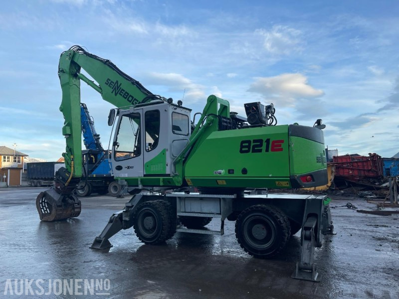 2015 Sennebogen 821M Hjulgraver med hevbar hytte, roterende sorterings klype, leveres med ny sertifisering - Escavadeira: foto 4 2015 Sennebogen 821M Hjulgraver med hevbar hytte, roterende sorterings klype, leveres med ny sertifisering - Escavadeira: foto 4