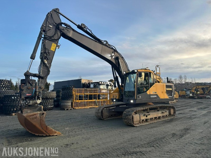 2015 Volvo EC220EL gravemaskin - Escavadeira: foto 1 2015 Volvo EC220EL gravemaskin - Escavadeira: foto 1