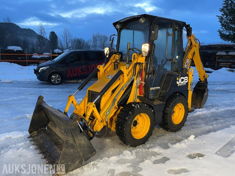 2016 JCB 1CX - Kompakt spakestyrt traktorgraver, med frontlaster og graveaggregat - Retroescavadeira: foto 1 2016 JCB 1CX - Kompakt spakestyrt traktorgraver, med frontlaster og graveaggregat - Retroescavadeira: foto 1