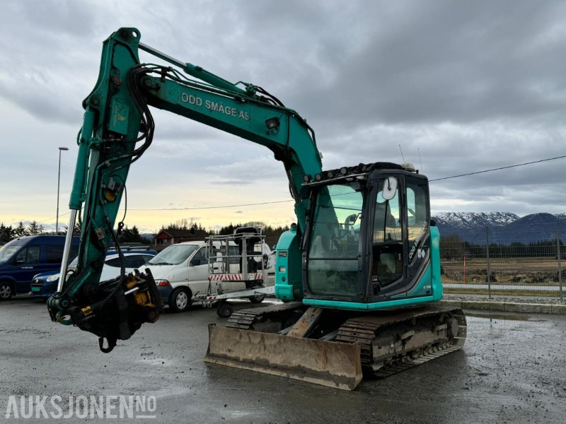 2016 Kobelco SK75SR-3E - 8 tonns gravemaskin - Tiltrotator - Pusskuffe - Bunkringspumpe - sentralsmøring - Sertifisert - Escavadeira: foto 1 2016 Kobelco SK75SR-3E - 8 tonns gravemaskin - Tiltrotator - Pusskuffe - Bunkringspumpe - sentralsmøring - Sertifisert - Escavadeira: foto 1
