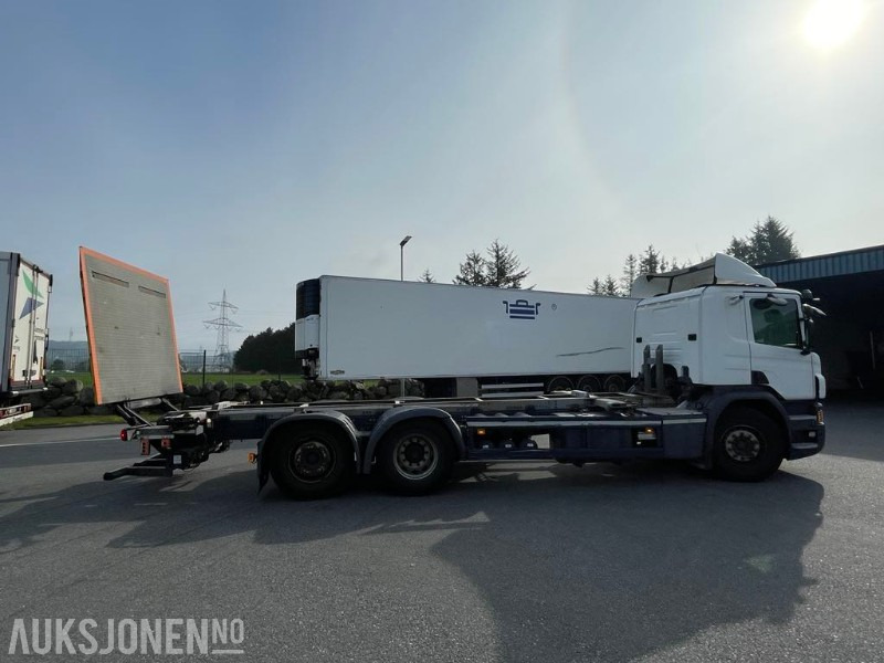 2016 Scania P370 LB6x2 lastebil med lift/løftebord - 3-akslet - Kamera - 208601 km. - Camião transportador de contêineres/ Caixa móvel: foto 3 2016 Scania P370 LB6x2 lastebil med lift/løftebord - 3-akslet - Kamera - 208601 km. - Camião transportador de contêineres/ Caixa móvel: foto 3