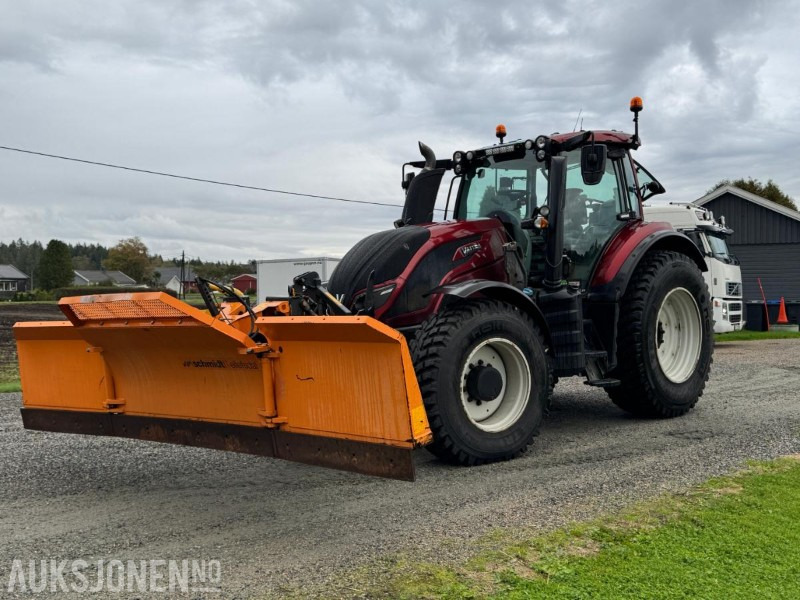 2016 Valtra T174E med Schmidt Tellefsdal U-LS 43.6 plog (2022), Valtra 76 frontlaster og betong lodd - Trator: foto 1 2016 Valtra T174E med Schmidt Tellefsdal U-LS 43.6 plog (2022), Valtra 76 frontlaster og betong lodd - Trator: foto 1