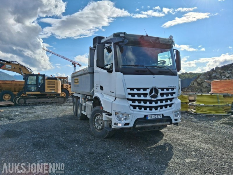 2017 Mercedes-Benz Arocs 2658K - 104745 km - alle servicer. - Camião basculante: foto 2 2017 Mercedes-Benz Arocs 2658K - 104745 km - alle servicer. - Camião basculante: foto 2