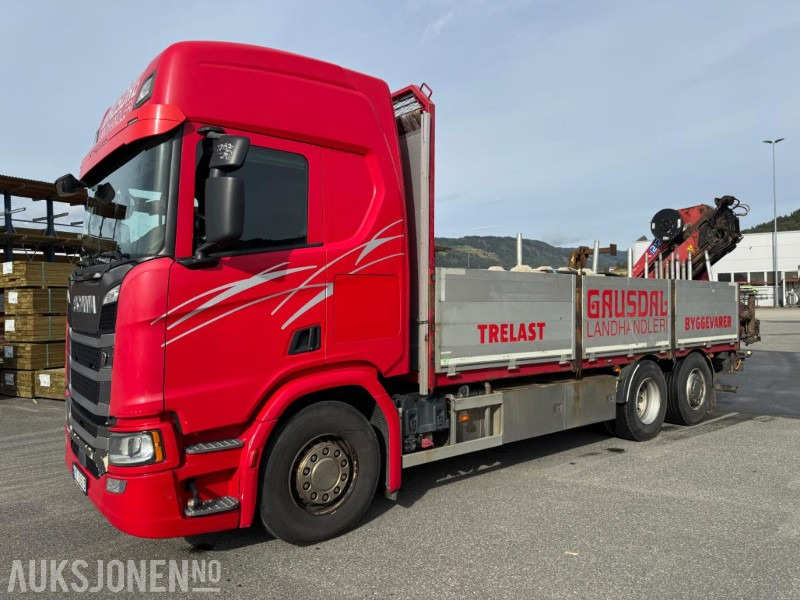 2017 Scania R500 planbil med HMF kran - Camião grua: foto 1 2017 Scania R500 planbil med HMF kran - Camião grua: foto 1