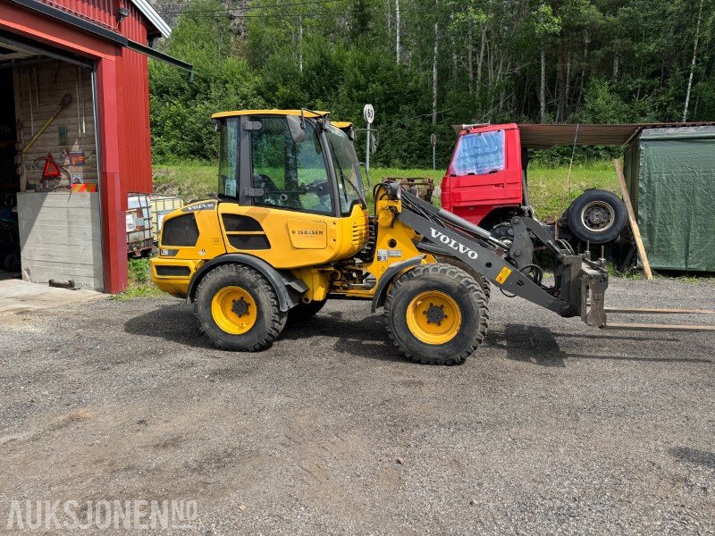 2017 Volvo L25 H S Hjullaster - 4 funksjon - Pallegafler og 2 skuffer - Pá carregadora de rodas: foto 5 2017 Volvo L25 H S Hjullaster - 4 funksjon - Pallegafler og 2 skuffer - Pá carregadora de rodas: foto 5