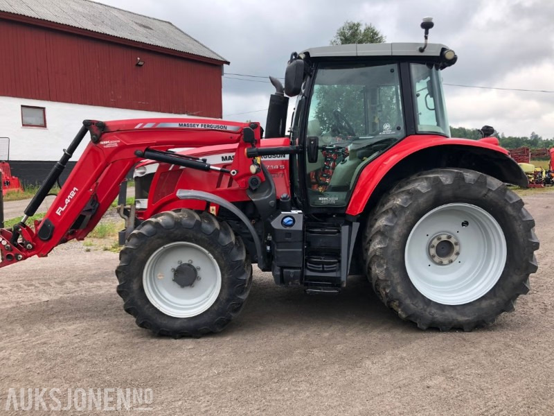 2018 Massey Ferguson MF6714S traktor - Elektronisk hydraulikk - Festejern/Sentral - Fjærende foraksel - Klimaanlegg - Trator: foto 1 2018 Massey Ferguson MF6714S traktor - Elektronisk hydraulikk - Festejern/Sentral - Fjærende foraksel - Klimaanlegg - Trator: foto 1