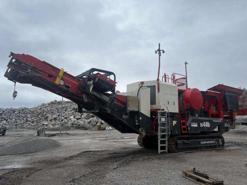 2018 Sandvik UJ440i kjeftknuser - Britador de mandíbula, Peneira vibratória: foto 1 2018 Sandvik UJ440i kjeftknuser - Britador de mandíbula, Peneira vibratória: foto 1