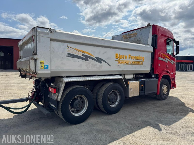Camião basculante 2018 Scania R580 GODT UTSTYRT TIPPBIL MED 3 AKSLET HENGER: foto 6