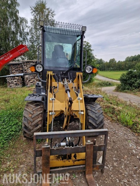 2018 Sino 908 hjullaster med skuffe, pallegaffel og tømmerklype - Pá carregadora de rodas: foto 3 2018 Sino 908 hjullaster med skuffe, pallegaffel og tømmerklype - Pá carregadora de rodas: foto 3