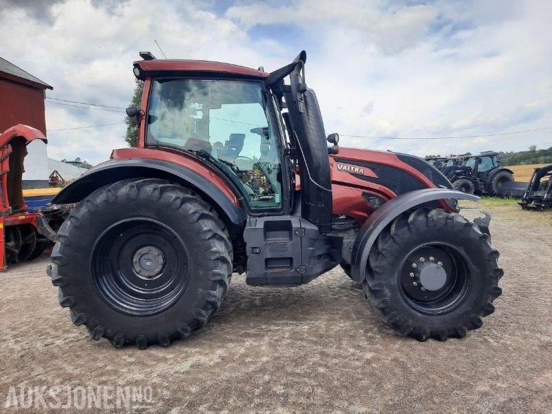 2018 Valtra T234DST traktor - 50 km/t - EU godkjent til 2026 - Elektronisk hydraulikk - Fjærende foraksel - Fronthydraulikk - Klimaanlegg - Trator: foto 1 2018 Valtra T234DST traktor - 50 km/t - EU godkjent til 2026 - Elektronisk hydraulikk - Fjærende foraksel - Fronthydraulikk - Klimaanlegg - Trator: foto 1