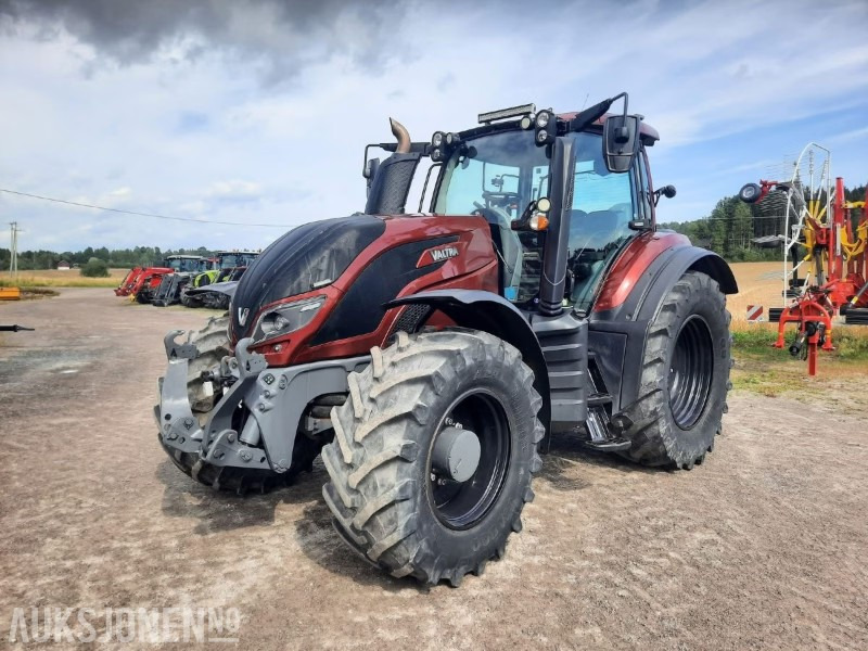 2018 Valtra T234DST traktor - 50 km/t - EU godkjent til 2026 - Elektronisk hydraulikk - Fjærende foraksel - Fronthydraulikk - Klimaanlegg - Trator: foto 2 2018 Valtra T234DST traktor - 50 km/t - EU godkjent til 2026 - Elektronisk hydraulikk - Fjærende foraksel - Fronthydraulikk - Klimaanlegg - Trator: foto 2