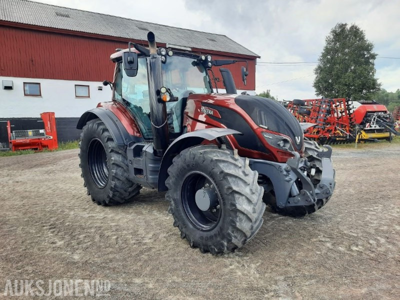 2018 Valtra T234DST traktor - 50 km/t - EU godkjent til 2026 - Elektronisk hydraulikk - Fjærende foraksel - Fronthydraulikk - Klimaanlegg - Trator: foto 4 2018 Valtra T234DST traktor - 50 km/t - EU godkjent til 2026 - Elektronisk hydraulikk - Fjærende foraksel - Fronthydraulikk - Klimaanlegg - Trator: foto 4