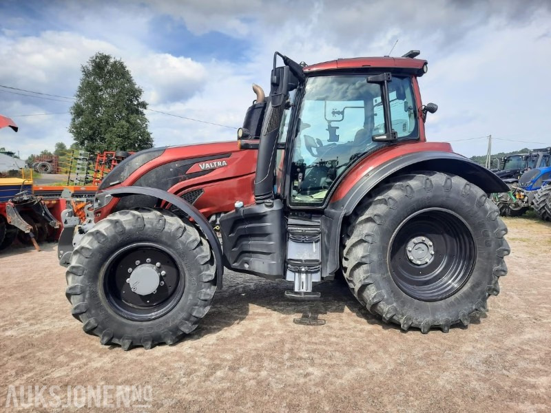 2018 Valtra T234DST traktor - 50 km/t - EU godkjent til 2026 - Elektronisk hydraulikk - Fjærende foraksel - Fronthydraulikk - Klimaanlegg - Trator: foto 3 2018 Valtra T234DST traktor - 50 km/t - EU godkjent til 2026 - Elektronisk hydraulikk - Fjærende foraksel - Fronthydraulikk - Klimaanlegg - Trator: foto 3