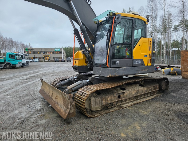 2018 Volvo ECR235EL 27 T gravemaskin rototilt med grip 7876 Timer - Escavadeira: foto 5 2018 Volvo ECR235EL 27 T gravemaskin rototilt med grip 7876 Timer - Escavadeira: foto 5
